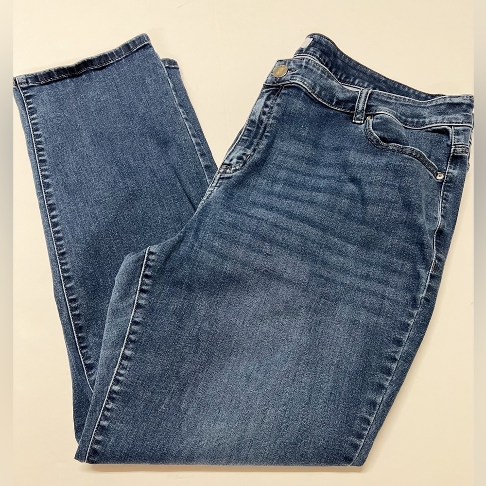 Lane Bryant Womens Plus Signature Fit Mid Rise Straight Leg Flex Jean Size 24